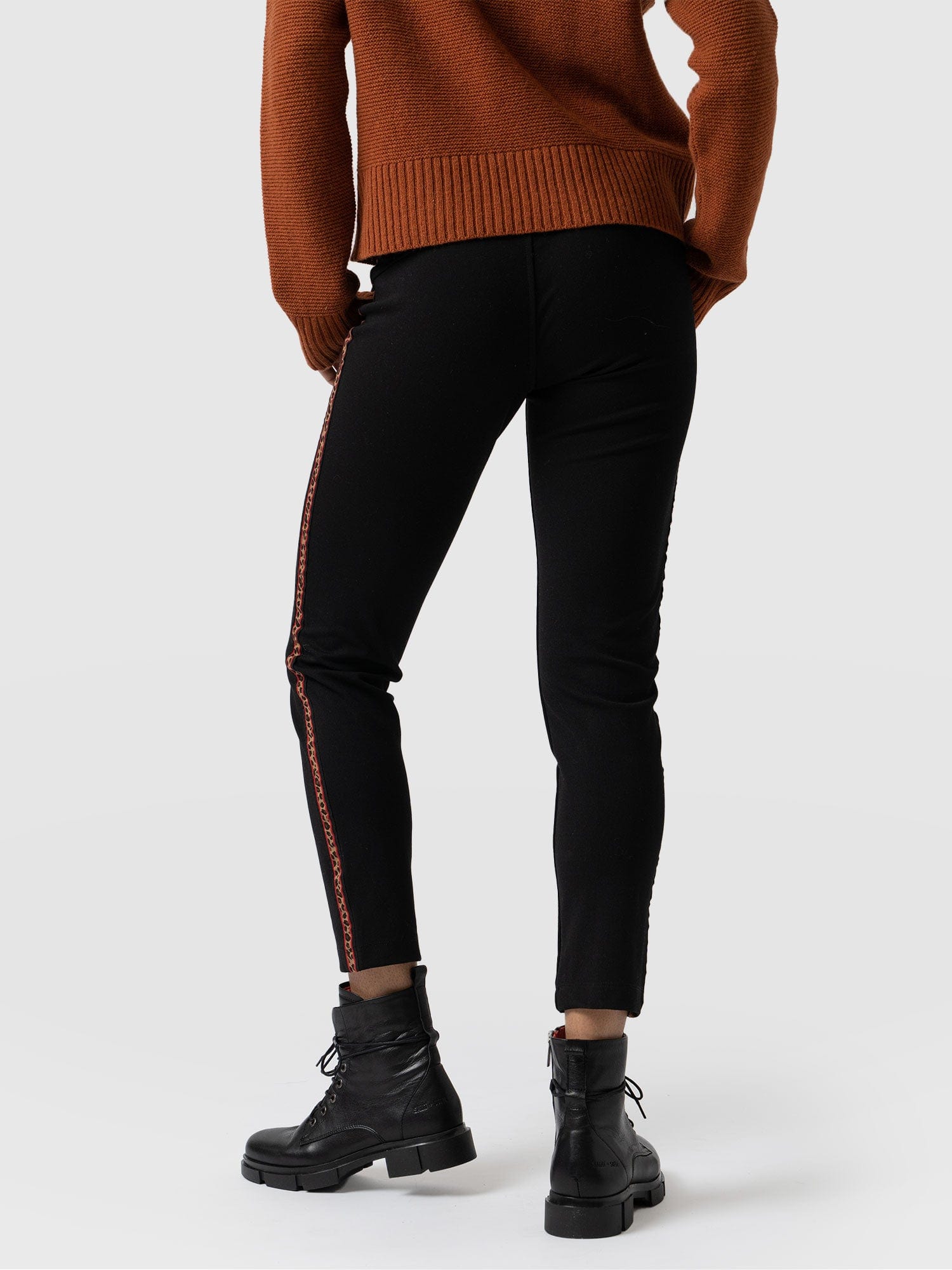 Finsbury Pant Black Leopard - Women's Trousers | Saint + Sofia® EU